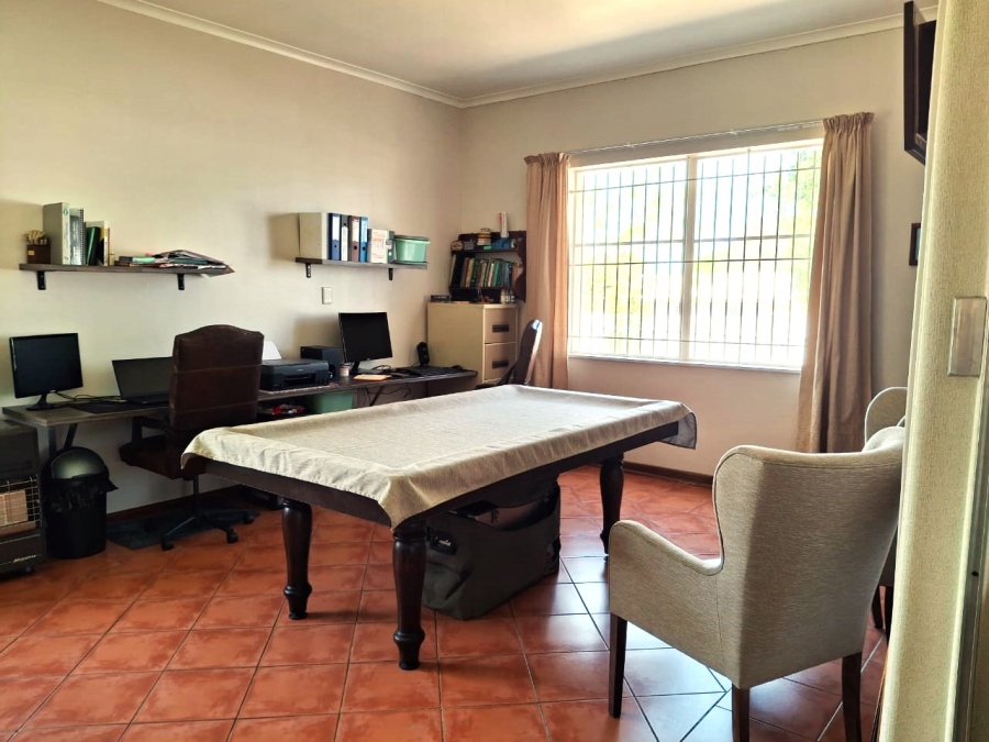 4 Bedroom Property for Sale in Humansdorp Eastern Cape